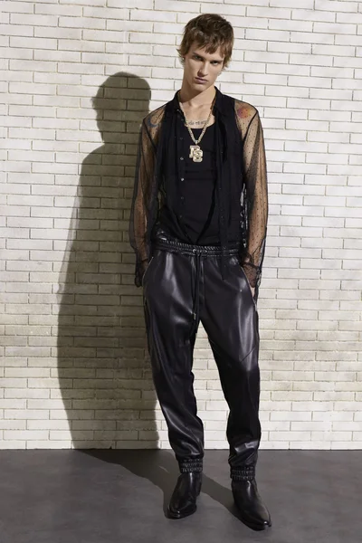 Look 30